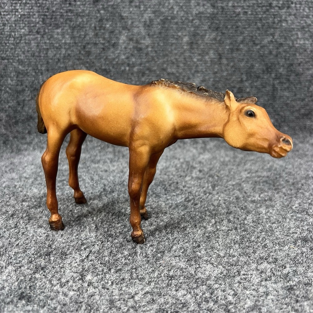 Breyer Chestnut Thoroughbred Nursing / Suckling Foal #3155FO